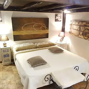 sicilian-style-apartment-old-historic-center.sicilyhotelsitaly.net/